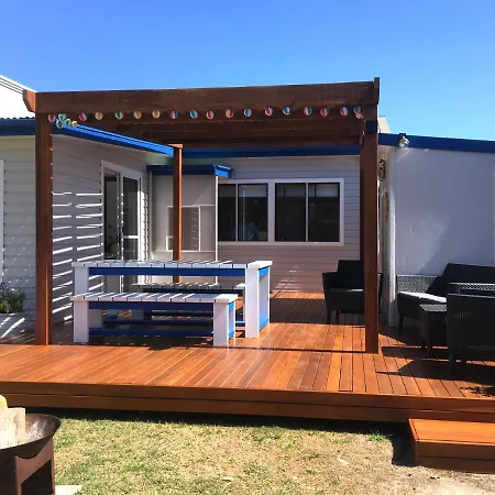 Shellharbour Beach Cottage - Stroll To Beach Flags - Back Gate Straight To Beach, Front Gate Walk To New Marina Exterior photo