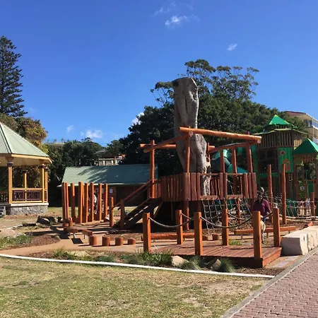 Shellharbour Beach Cottage - Stroll To Beach Flags - Back Gate Straight To Beach, Front Gate Walk To New Marina Exterior photo