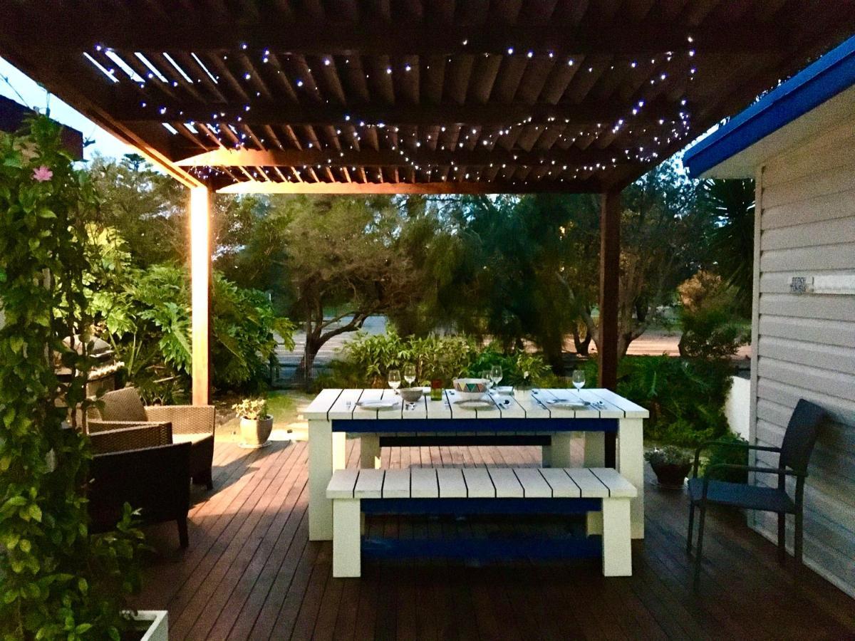 Shellharbour Beach Cottage - Stroll To Beach Flags - Back Gate Straight To Beach, Front Gate Walk To New Marina *