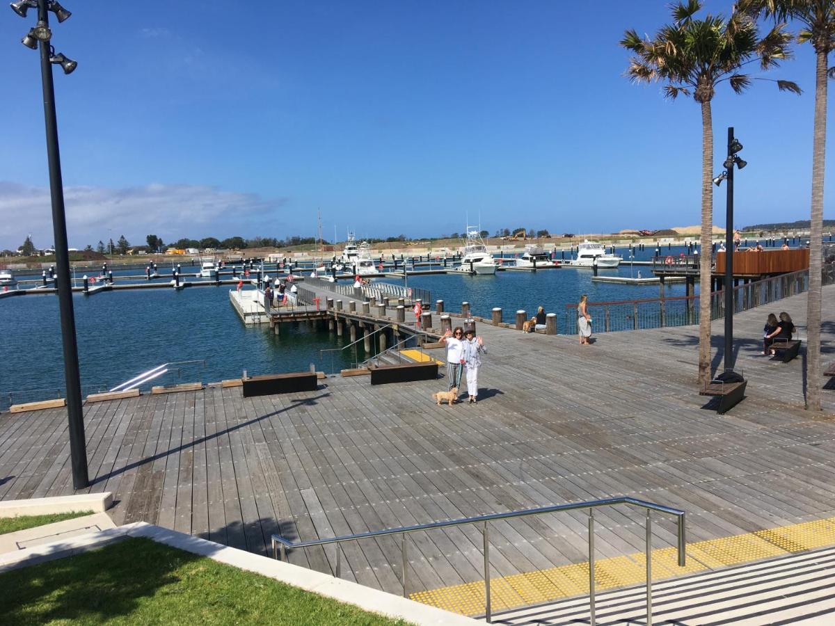 Shellharbour Beach Cottage - Stroll To Beach Flags - Back Gate Straight To Beach, Front Gate Walk To New Marina * Shellharbour