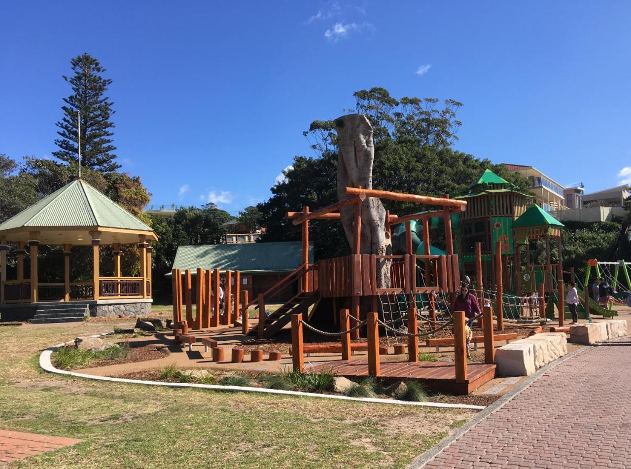 Shellharbour Beach Cottage - Stroll To Beach Flags - Back Gate Straight To Beach, Front Gate Walk To New Marina